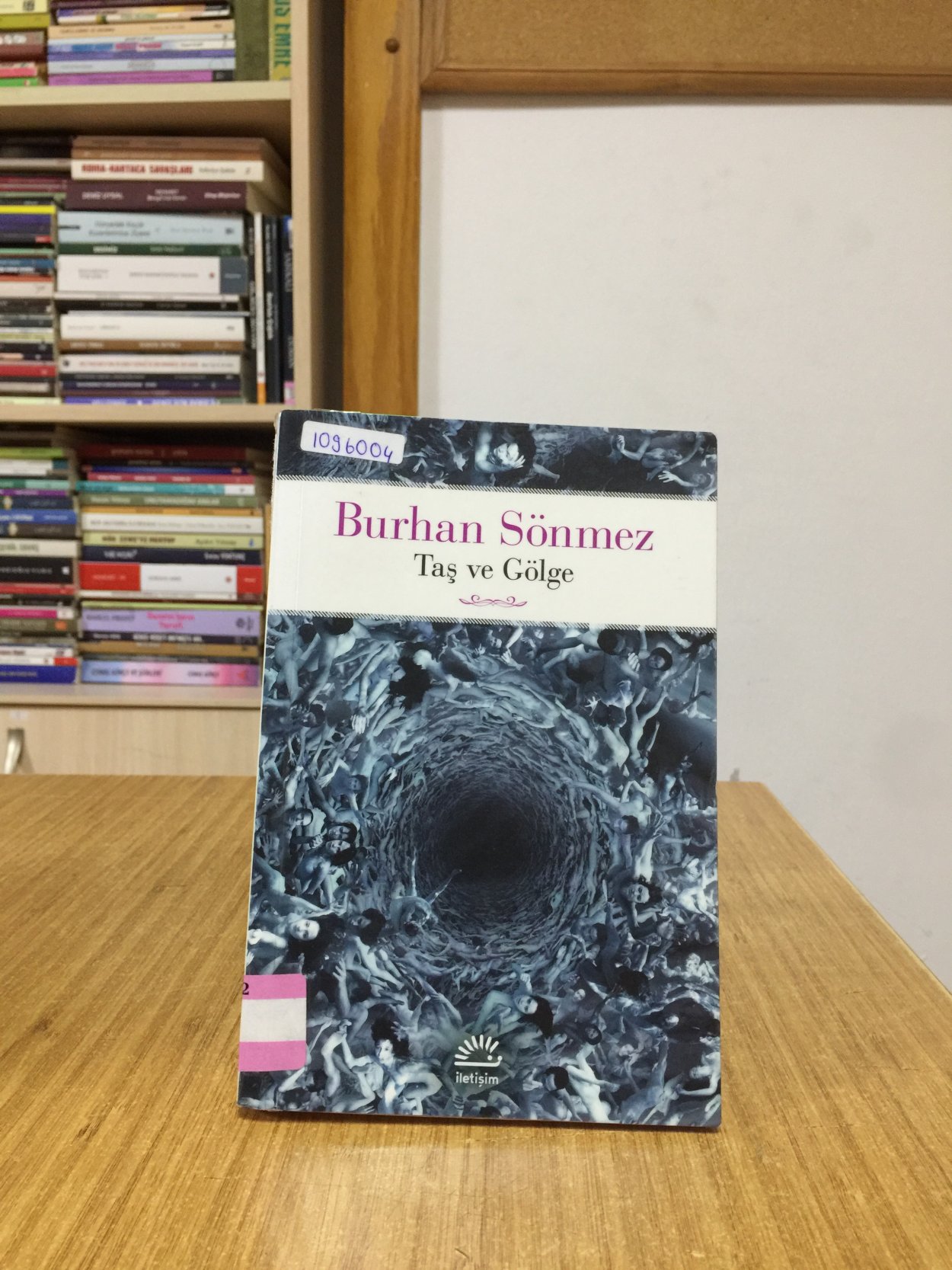 Taş ve Gölge - Burhan Sönmez