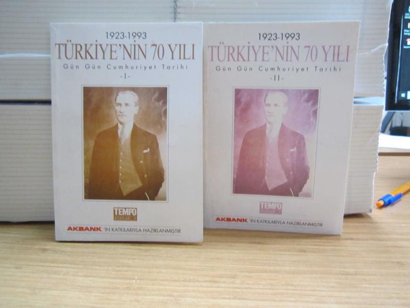 Türkiye'nin 70 Yılı - Gün Gün Cumhuriyet Tarihi I - II
