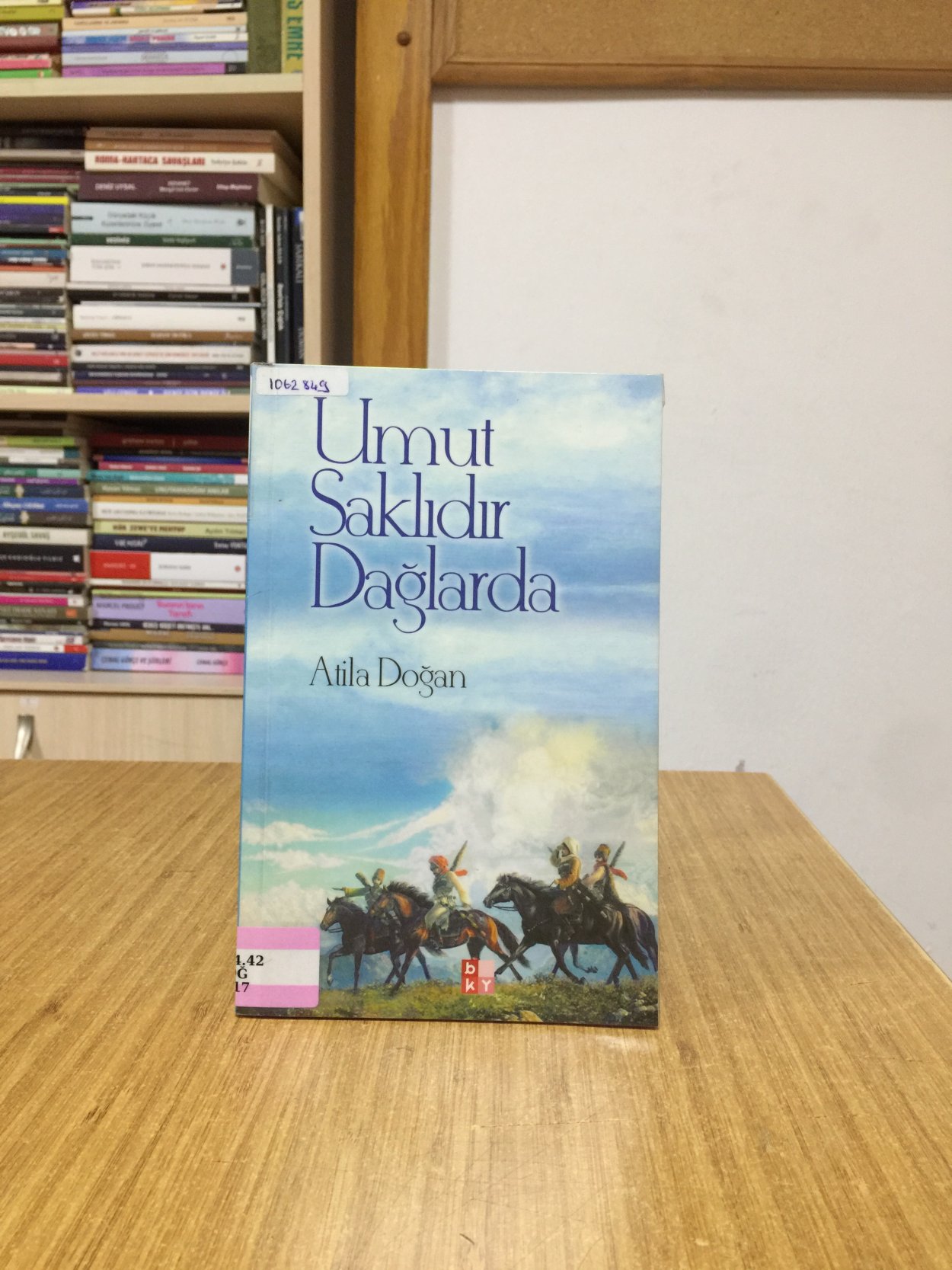 Umut Saklıdır Dağlarda - Atila Doğan