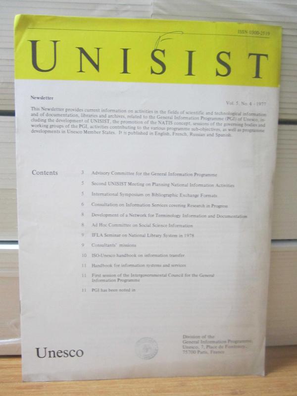 UNESCO UNISIST Newsletter - Vol 5 No 4 - Year 1977