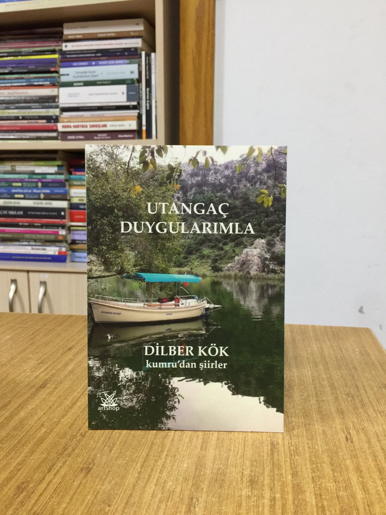 Utangaç Duygularımla - Dilber Kök / Kumru'dan Şiirler