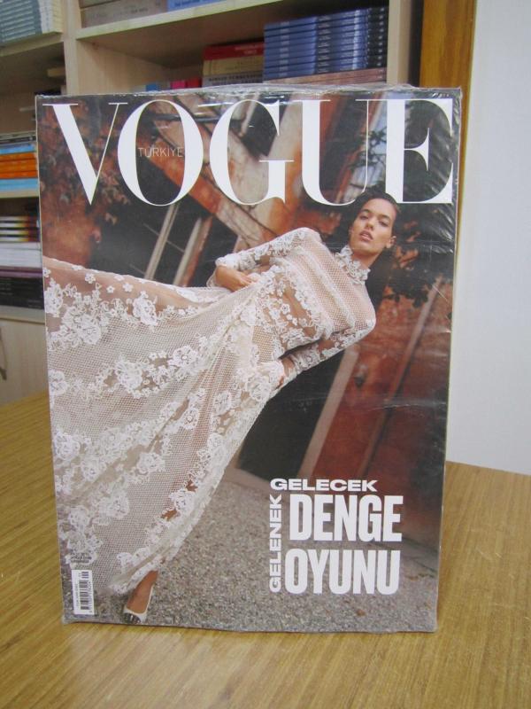 VOGUE Türkiye - Kasım 2021 [ Gelenek Gelecek Denge Oyunu ]