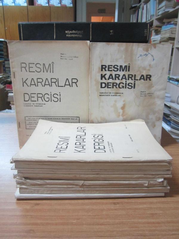 Yargıtay ve Uyuşmazlık Mahkemesi Kararları - Resmi Kararlar Dergisi - 1967'den 1974'e Kadar Yayınlanmış 13 Farklı Sayı Mevcut (Sayılar Açıklamada)