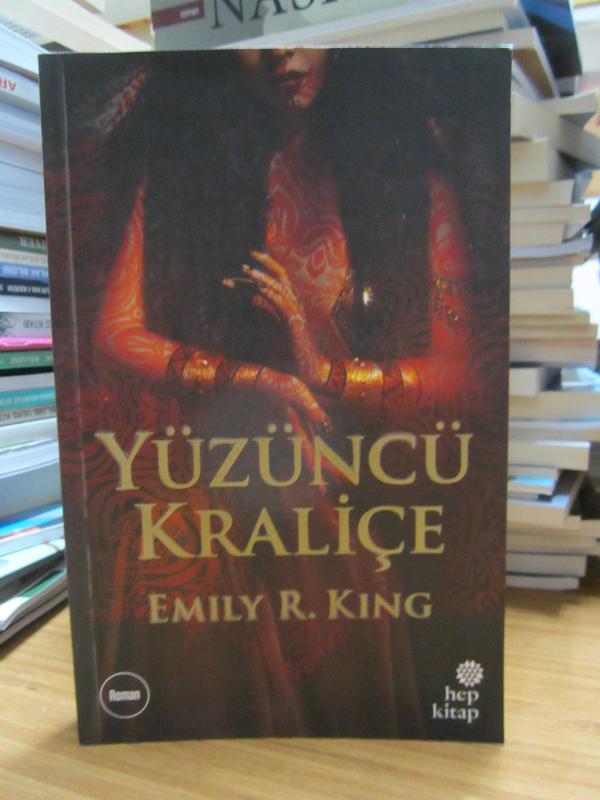 Yüzüncü Kraliçe - Emily R. King
